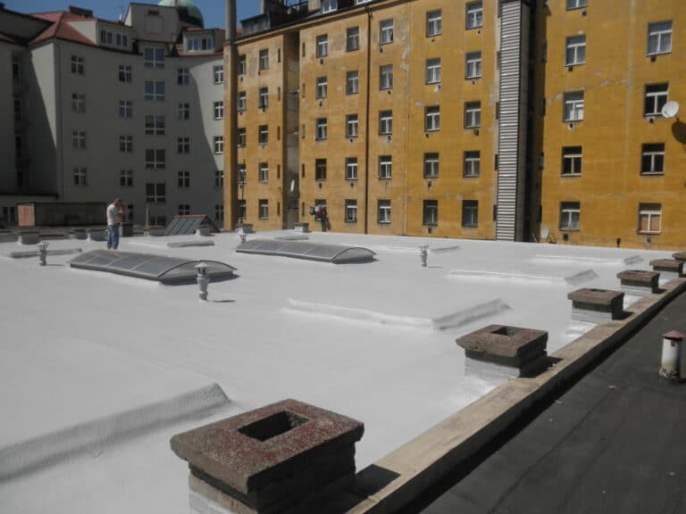 Izolace střechy (asfaltové pásy)