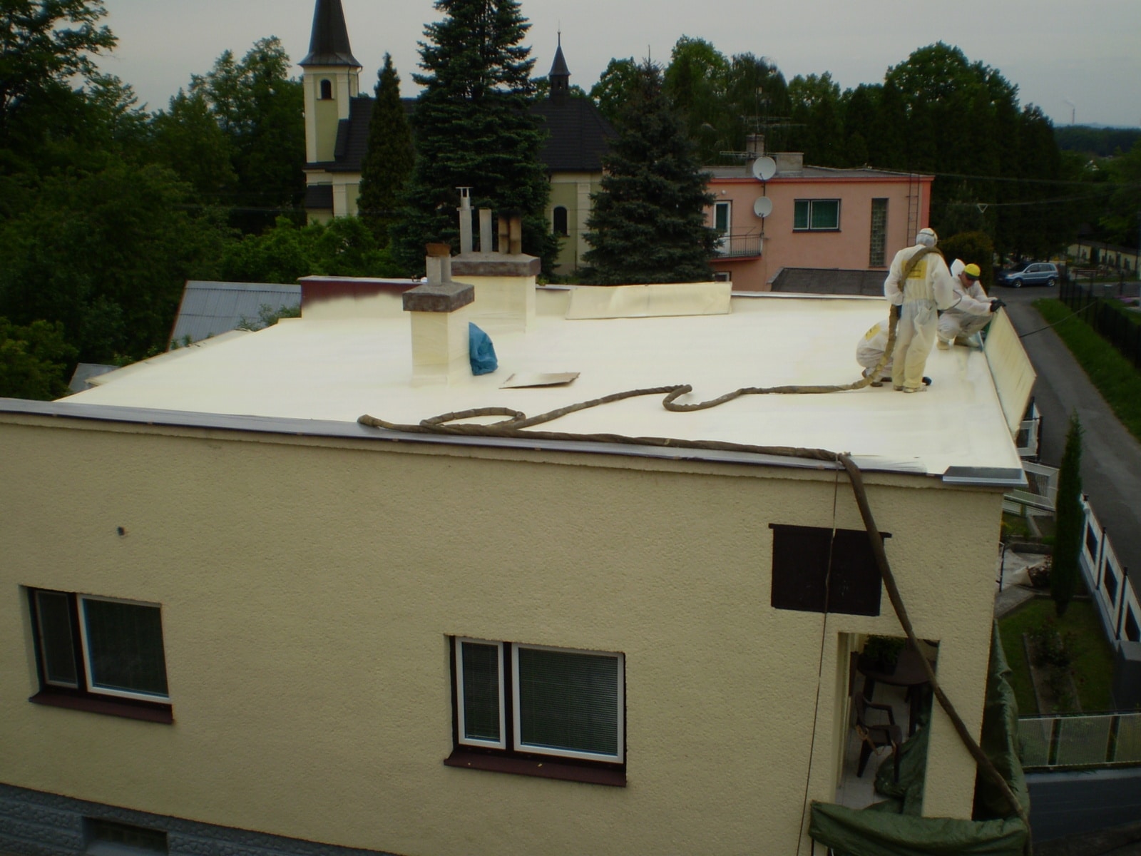 Nástřik izolace střechy rodinného domu