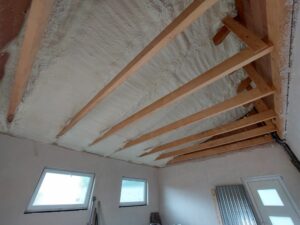 Jirkov - izolace stropu - rodinný dům