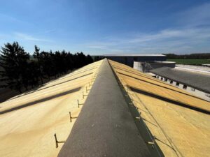 Izolace střechy zemědělského objektu v obci Bříšťany - finální stav
