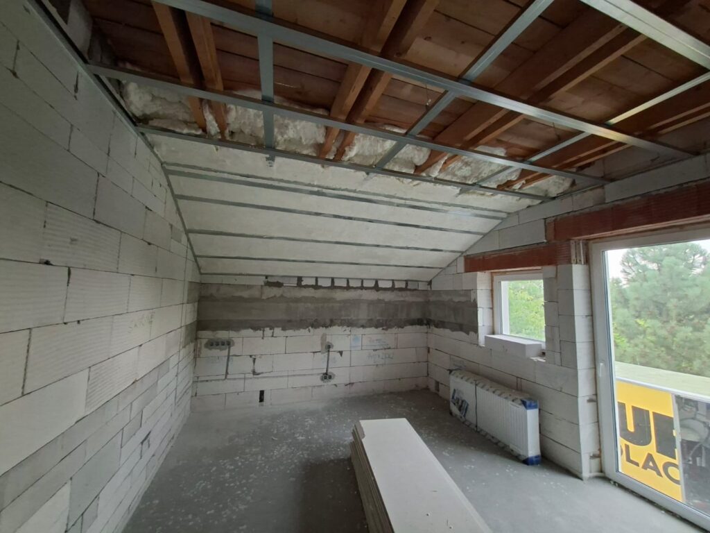 Izolace stropu pomocí PUR IZOLACE SOFT - Rosovice